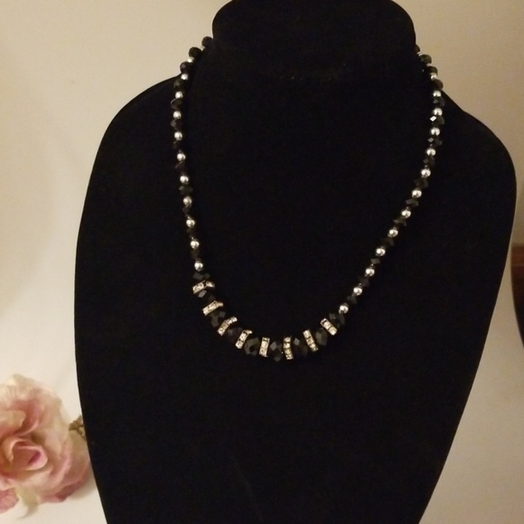 ⛄️Black and Sliver Rhinestone Beaded 19" Necklace - Picture 7 of 8
